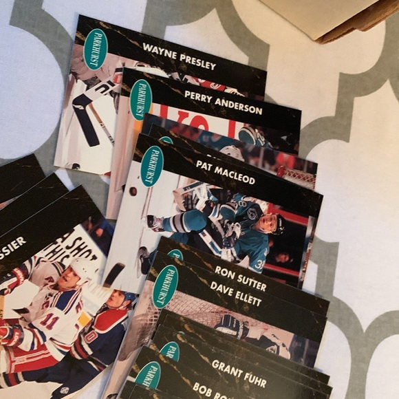 Hockey cards - 91-92 Parkhurst I. Kept in a box. From my father’s estate. - Picture 8 of 11